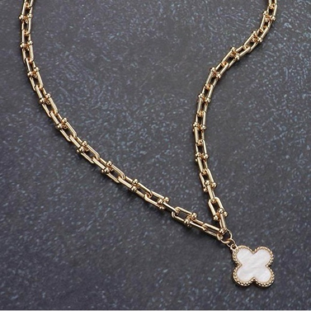 Clover Hardware Necklace - G- WH (7206) - Picture 5 of 6